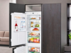 Встраиваемый холодильник на кухню с дизайнерским ремонтом