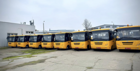 Нові шкільні автобуси вирушили в громади