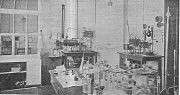 Фото лаборатории на мельнице Г. Э. Вейнштейна из журнала «Мельник» (1917. № 1-2)