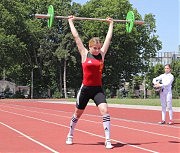 Свой вид представляет юная «звездочка» из Черноморска, чемпионка Украины по тяжелой атлетике Екатерина Гордиян