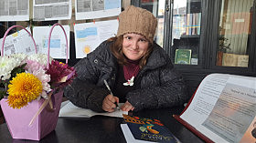 Дарує світу казку