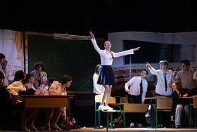 На фото Олега Владимирського сцена з вистави