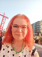 Лооне Отс, эстонская писательница