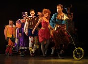 Сцена из спектакля