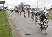 Велосипедисты на трассе