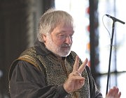 Дирижирует председатель фестиваля профессор Бернхард Вулф