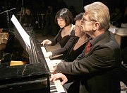 В 6 рук на одном рояле