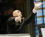 За дирижерским пультом Владимир Дикий