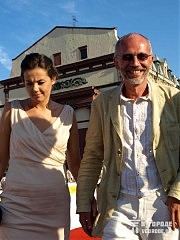 Ведущий вечера — Александр Гордон