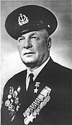 П. Х. Дубинда — Герой Советского Союза, полный кавалер ордена Славы, бывший моряк крейсера «Червона Україна», герой обороны Одессы в 1986 г.