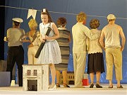 Сцена из спектакля