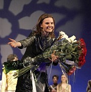 Дирижер-постановщик Оксана Лынив принимает поздравления