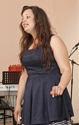  Поет Дарья Бутенко