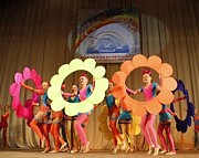 Выступает театр эстрады «Провинция» из города Пензы