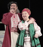 Цыбуля и и Мокрина ( заслуженные артисты Украины Павел Шмарев и Мария Пивоварова)