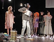 Сцена из спектакля