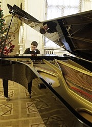 За роялем Марк Жемецкас