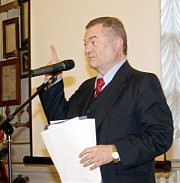 Генеральный консул Румынии в Одессе Эмиль Рапча открывает вечер