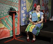 Боди (Татьяна Параскева) готовится к пикнику