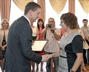 Почетные грамоты — за добросовестный труд