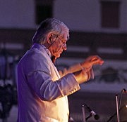 Дирижер-постановщик — Александр Самоилэ