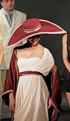 Костюм Джулии Ламберт