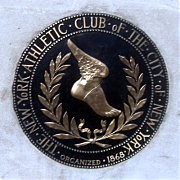 Эмблема клуба родилась через десять лет после его образования — в 1878 году