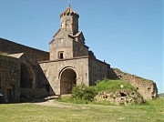 Средневековый монастырь в Тотеве