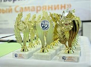 Памятные статуэтки вручали самым активным сотрудникам и волонтерам БФ «Добрый самарянин»