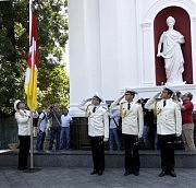 Торжественная церемония поднятия флага Одессы на Думской площади
