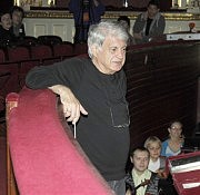 Дирижер Александр Самоилэ на репетиции