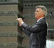 За дирижерским пультом лауреат международных конкурсов Александр Луук