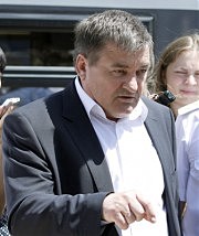 Генеральный директор Украинской железнодорожной скоростной компании Леонид Лобойко на перроне железнодорожного вокзала