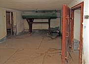 Подвал дома № 16а на Адмиральском проспекте готов в случае необходимости принять до 80 человек