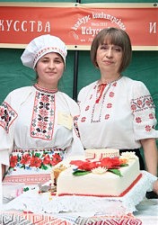 Оксана Вадовская с педагогом Татьяной Лисовенко