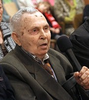 Владимир Семенович Бондаренко — одноклассник Б. Ф. Деревянко