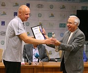 Приз «Вечерней Одессы» получает Сергей Голотов