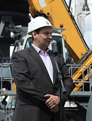 Директор порта Южный Александр Лагоша подводит итоги соревнования