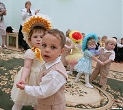 Любят детки праздники