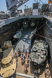 Трюм «Whidbey Island»