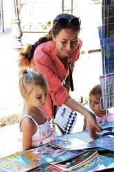 К чтению приохотить — сызмальства