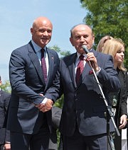 Рукопожатие двух мэров