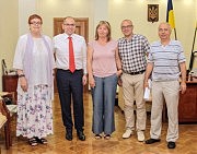 Фото на память (слева направо): Валентина Левчук, Максим Степанов, Дора Дукова, Олег Суслов, Анатолий Мазуренко