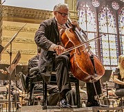 Виолончелист Давид Герингас