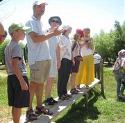 Хотите пройтись по кладке-тропинке? Невдалеке ждет вас встреча с водяными буйволами, окрестности можно оглядеть с вышки