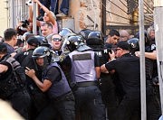 Схватки с силовиками