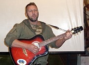 Песню исполняет Алексей Смирнов