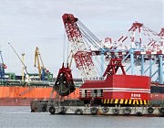 В порту «Южный» идут дноуглубительные работы