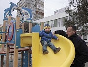 Горку тестируют самые маленькие