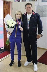 Серебряный призер чемпионата Европы по каратэ Анита Серегина. Ее тоже опекает Юрий Бузько.